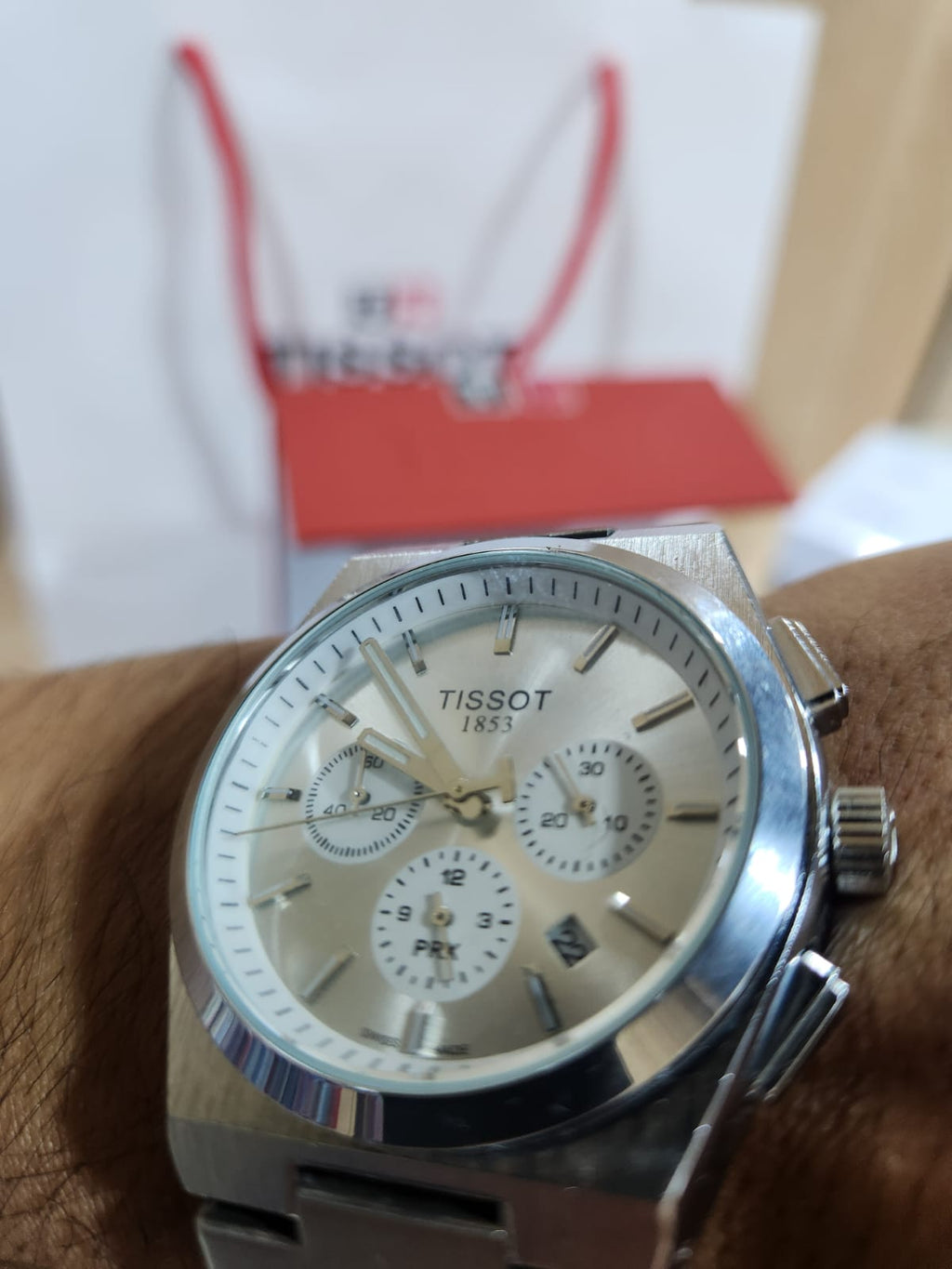 Montre tissot hommes avec boite simple